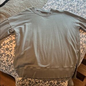 Women’s green aerie crewneck